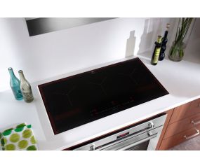 Bếp từ 3 vùng nấu lắp âm Electrolux EIT913 - ĐỨC